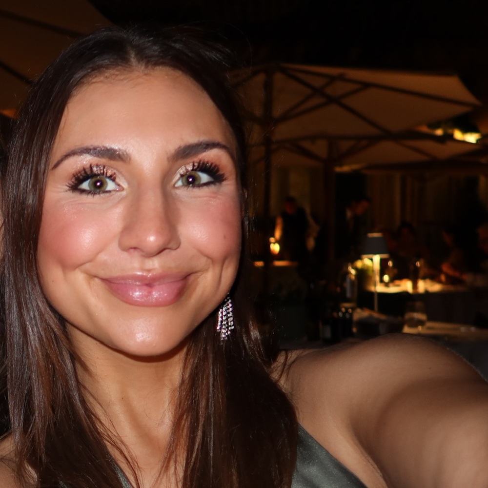 Meet your Posher, Lena